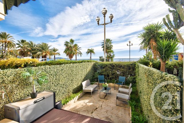 Afficher la photo en grand Appartement F2 à vendre - 2 pièces - 48.0 m2 - NICE - 06 - PROVENCE-ALPES-COTE-D-AZUR - Century 21 Lafage Transactions