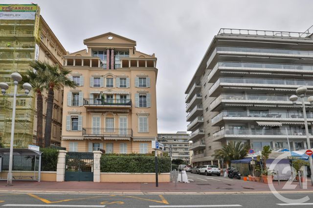 Appartement à vendre - 10 pièces - 201.39 m2 - NICE - 06 - PROVENCE-ALPES-COTE-D-AZUR - Century 21 Lafage Transactions