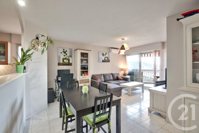 Appartement F4 à vendre - 4 pièces - 81.9 m2 - NICE - 06 - PROVENCE-ALPES-COTE-D-AZUR - Century 21 Lafage Transactions