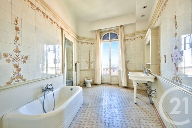 Appartement F4 à vendre - 4 pièces - 241.91 m2 - NICE - 06 - PROVENCE-ALPES-COTE-D-AZUR - Century 21 Lafage Transactions