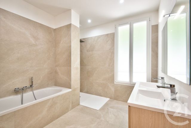 Afficher la photo en grand maison à vendre - 5 pièces - 156.41 m2 - NICE - 06 - PROVENCE-ALPES-COTE-D-AZUR - Century 21 Lafage Transactions