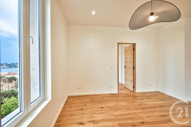 Afficher la photo en grand Appartement F2 à vendre - 2 pièces - 41.13 m2 - VILLEFRANCHE SUR MER - 06 - PROVENCE-ALPES-COTE-D-AZUR - Century 21 Lafage Transactions