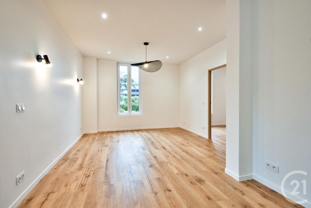 Afficher la photo en grand Appartement F2 à vendre - 2 pièces - 41.13 m2 - VILLEFRANCHE SUR MER - 06 - PROVENCE-ALPES-COTE-D-AZUR - Century 21 Lafage Transactions