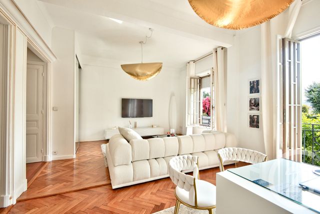Afficher la photo en grand Appartement F3 à vendre - 3 pièces - 65.48 m2 - NICE - 06 - PROVENCE-ALPES-COTE-D-AZUR - Century 21 Lafage Transactions