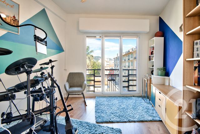 Afficher la photo en grand Appartement F4 à vendre - 4 pièces - 88.81 m2 - NICE - 06 - PROVENCE-ALPES-COTE-D-AZUR - Century 21 Lafage Transactions