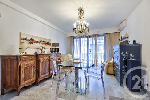 Afficher la photo en grand Appartement F3 à vendre - 3 pièces - 74.1 m2 - NICE - 06 - PROVENCE-ALPES-COTE-D-AZUR - Century 21 Lafage Transactions