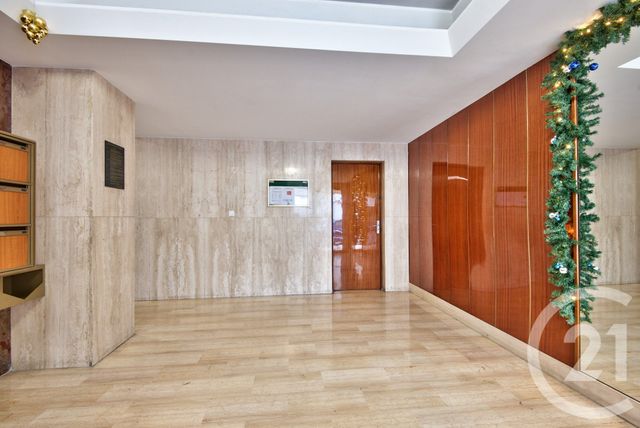 Afficher la photo en grand Appartement F3 à vendre - 3 pièces - 74.1 m2 - NICE - 06 - PROVENCE-ALPES-COTE-D-AZUR - Century 21 Lafage Transactions