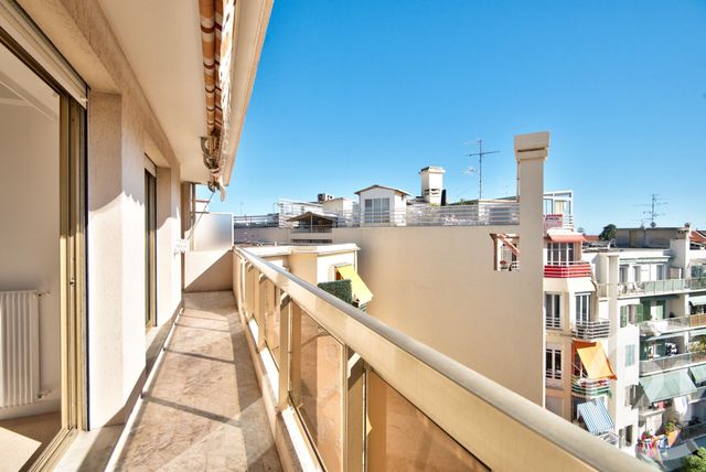 Appartement F4 à vendre - 4 pièces - 96.22 m2 - NICE - 06 - PROVENCE-ALPES-COTE-D-AZUR - Century 21 Lafage Transactions