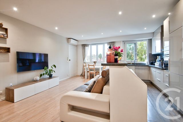 Afficher la photo en grand Appartement F4 à vendre - 4 pièces - 83.02 m2 - NICE - 06 - PROVENCE-ALPES-COTE-D-AZUR - Century 21 Lafage Transactions