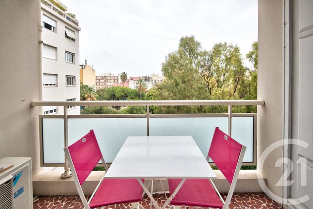 Afficher la photo en grand Appartement F4 à vendre - 4 pièces - 83.02 m2 - NICE - 06 - PROVENCE-ALPES-COTE-D-AZUR - Century 21 Lafage Transactions