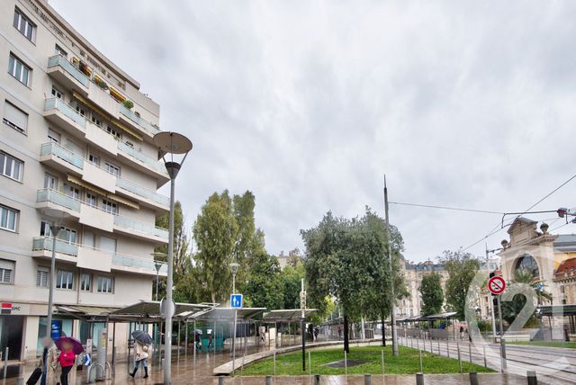 Afficher la photo en grand Appartement F4 à vendre - 4 pièces - 83.02 m2 - NICE - 06 - PROVENCE-ALPES-COTE-D-AZUR - Century 21 Lafage Transactions