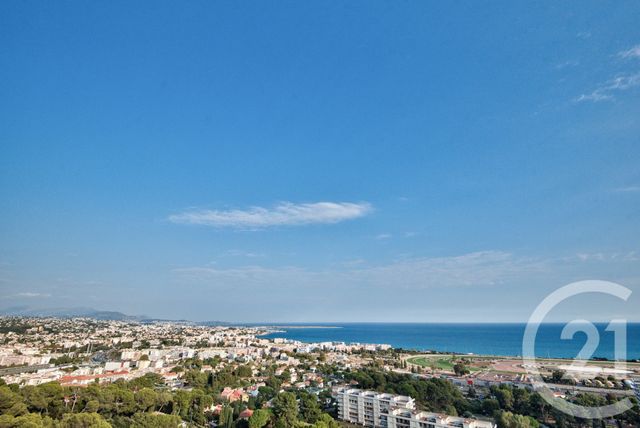 Afficher la photo en grand Appartement Duplex à vendre - 3 pièces - 79.32 m2 - CAGNES SUR MER - 06 - PROVENCE-ALPES-COTE-D-AZUR - Century 21 Lafage Transactions