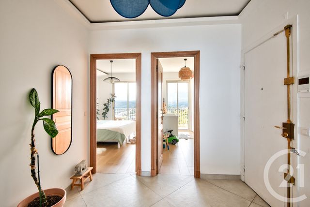 Afficher la photo en grand Appartement Duplex à vendre - 3 pièces - 79.32 m2 - CAGNES SUR MER - 06 - PROVENCE-ALPES-COTE-D-AZUR - Century 21 Lafage Transactions
