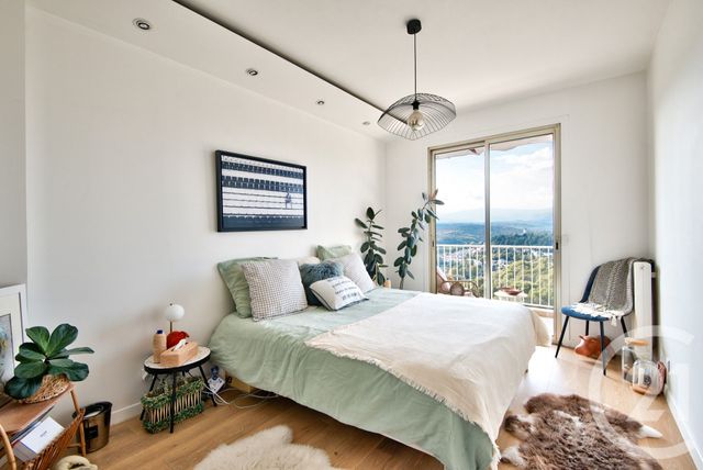 Afficher la photo en grand Appartement Duplex à vendre - 3 pièces - 79.32 m2 - CAGNES SUR MER - 06 - PROVENCE-ALPES-COTE-D-AZUR - Century 21 Lafage Transactions