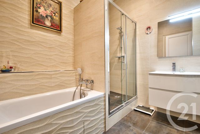 Appartement F5 à vendre - 4 pièces - 120.02 m2 - NICE - 06 - PROVENCE-ALPES-COTE-D-AZUR - Century 21 Lafage Transactions