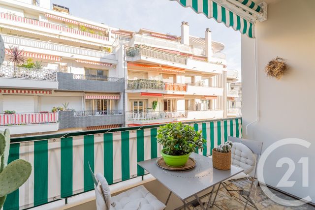 Appartement F4 à vendre - 4 pièces - 87.26 m2 - NICE - 06 - PROVENCE-ALPES-COTE-D-AZUR - Century 21 Lafage Transactions