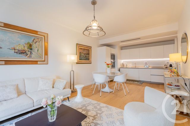 Appartement F4 à vendre - 4 pièces - 87.26 m2 - NICE - 06 - PROVENCE-ALPES-COTE-D-AZUR - Century 21 Lafage Transactions