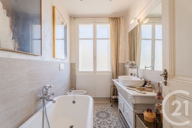 Appartement F4 à vendre - 4 pièces - 145.02 m2 - NICE - 06 - PROVENCE-ALPES-COTE-D-AZUR - Century 21 Lafage Transactions