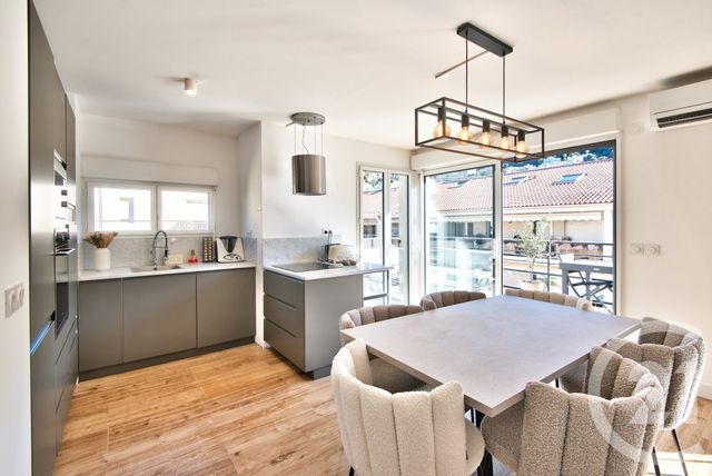 Appartement F2 à vendre - 2 pièces - 54.0 m2 - NICE - 06 - PROVENCE-ALPES-COTE-D-AZUR - Century 21 Lafage Transactions