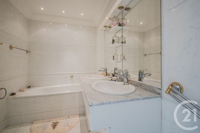 Appartement F4 à vendre - 4 pièces - 102.84 m2 - JUAN LES PINS - 06 - PROVENCE-ALPES-COTE-D-AZUR - Century 21 Lafage Transactions