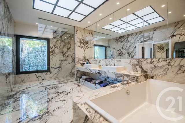 Appartement F4 à vendre - 4 pièces - 216.09 m2 - NICE - 06 - PROVENCE-ALPES-COTE-D-AZUR - Century 21 Lafage Transactions