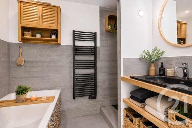 Appartement F3 à vendre - 3 pièces - 62.35 m2 - NICE - 06 - PROVENCE-ALPES-COTE-D-AZUR - Century 21 Lafage Transactions
