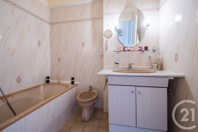 Appartement F3 à vendre - 3 pièces - 70.06 m2 - NICE - 06 - PROVENCE-ALPES-COTE-D-AZUR - Century 21 Lafage Transactions