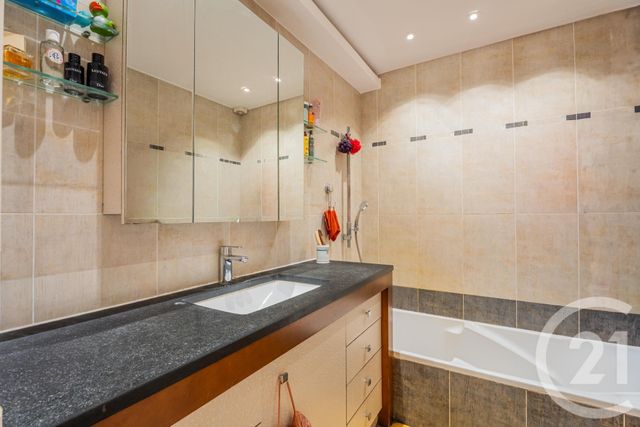 Appartement F4 à vendre - 4 pièces - 108.53 m2 - NICE - 06 - PROVENCE-ALPES-COTE-D-AZUR - Century 21 Lafage Transactions