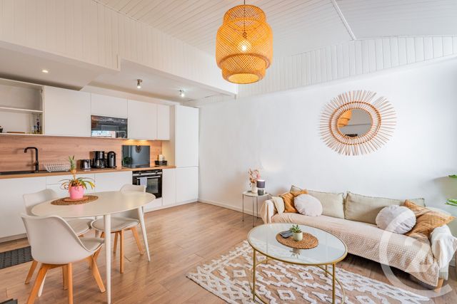 Appartement F1 bis à vendre - 2 pièces - 32.6 m2 - NICE - 06 - PROVENCE-ALPES-COTE-D-AZUR - Century 21 Lafage Transactions