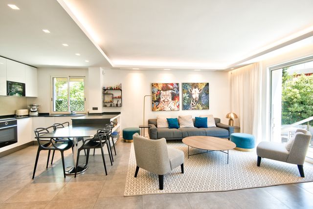 maison à vendre - 7 pièces - 190.05 m2 - NICE - 06 - PROVENCE-ALPES-COTE-D-AZUR - Century 21 Lafage Transactions