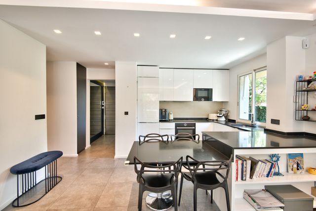 maison à vendre - 7 pièces - 190.05 m2 - NICE - 06 - PROVENCE-ALPES-COTE-D-AZUR - Century 21 Lafage Transactions