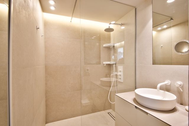 Appartement F4 à vendre - 5 pièces - 132.7 m2 - NICE - 06 - PROVENCE-ALPES-COTE-D-AZUR - Century 21 Lafage Transactions