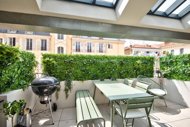 Appartement F4 à vendre - 5 pièces - 132.7 m2 - NICE - 06 - PROVENCE-ALPES-COTE-D-AZUR - Century 21 Lafage Transactions