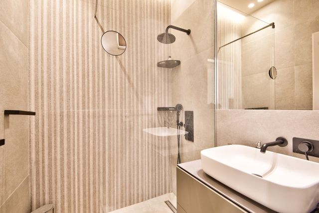 Appartement F4 à vendre - 5 pièces - 132.7 m2 - NICE - 06 - PROVENCE-ALPES-COTE-D-AZUR - Century 21 Lafage Transactions