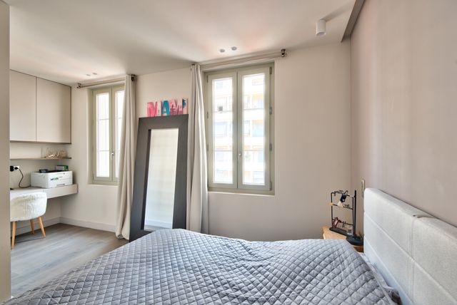 Appartement F4 à vendre - 5 pièces - 132.7 m2 - NICE - 06 - PROVENCE-ALPES-COTE-D-AZUR - Century 21 Lafage Transactions