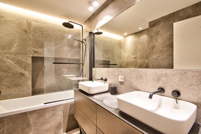 Appartement F4 à vendre - 5 pièces - 132.7 m2 - NICE - 06 - PROVENCE-ALPES-COTE-D-AZUR - Century 21 Lafage Transactions