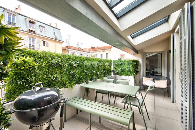 Appartement F4 à vendre - 5 pièces - 132.7 m2 - NICE - 06 - PROVENCE-ALPES-COTE-D-AZUR - Century 21 Lafage Transactions
