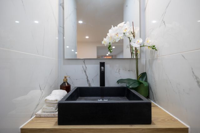 Appartement F5 à vendre - 5 pièces - 163.75 m2 - NICE - 06 - PROVENCE-ALPES-COTE-D-AZUR - Century 21 Lafage Transactions