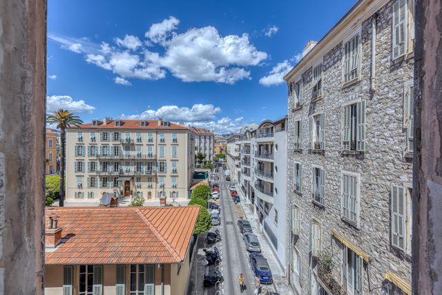 Appartement F3 à vendre - 3 pièces - 87.06 m2 - NICE - 06 - PROVENCE-ALPES-COTE-D-AZUR - Century 21 Lafage Transactions