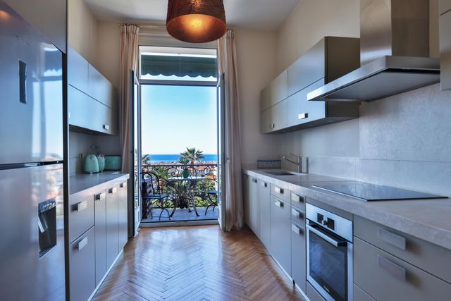 Appartement F4 à vendre - 4 pièces - 168.66 m2 - NICE - 06 - PROVENCE-ALPES-COTE-D-AZUR - Century 21 Lafage Transactions