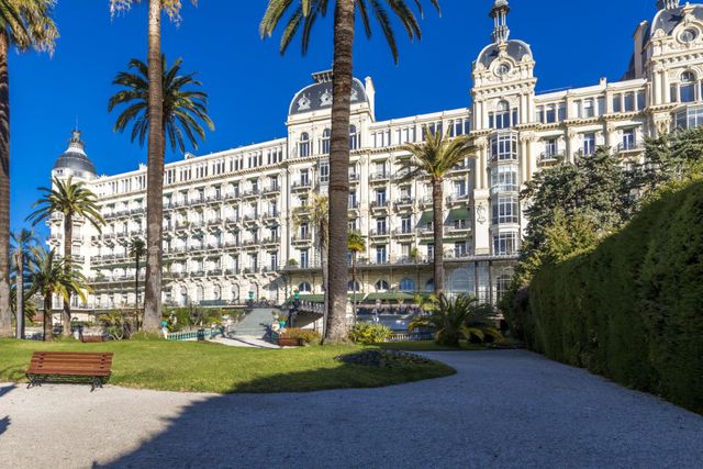 Appartement F4 à vendre - 4 pièces - 168.66 m2 - NICE - 06 - PROVENCE-ALPES-COTE-D-AZUR - Century 21 Lafage Transactions