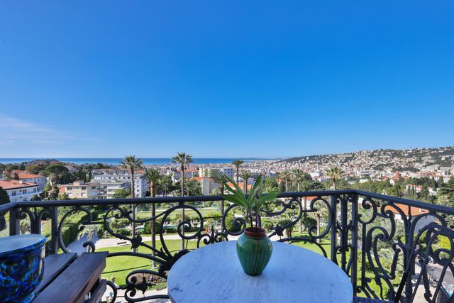 Appartement F4 à vendre - 4 pièces - 168.66 m2 - NICE - 06 - PROVENCE-ALPES-COTE-D-AZUR - Century 21 Lafage Transactions
